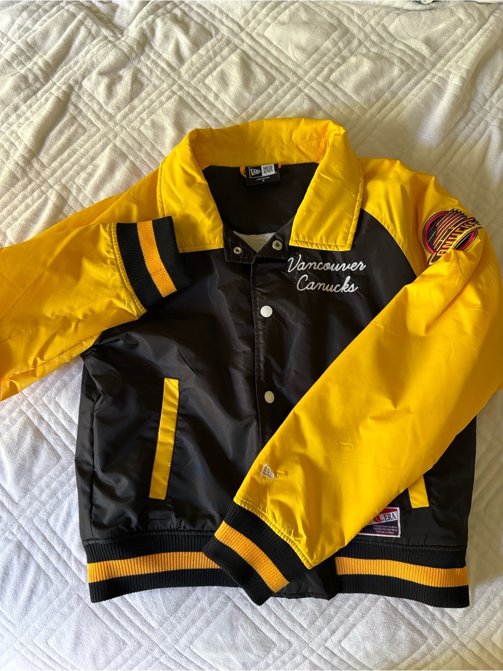 Vancouver Canucks Yellow & Black  Bomber Jacket